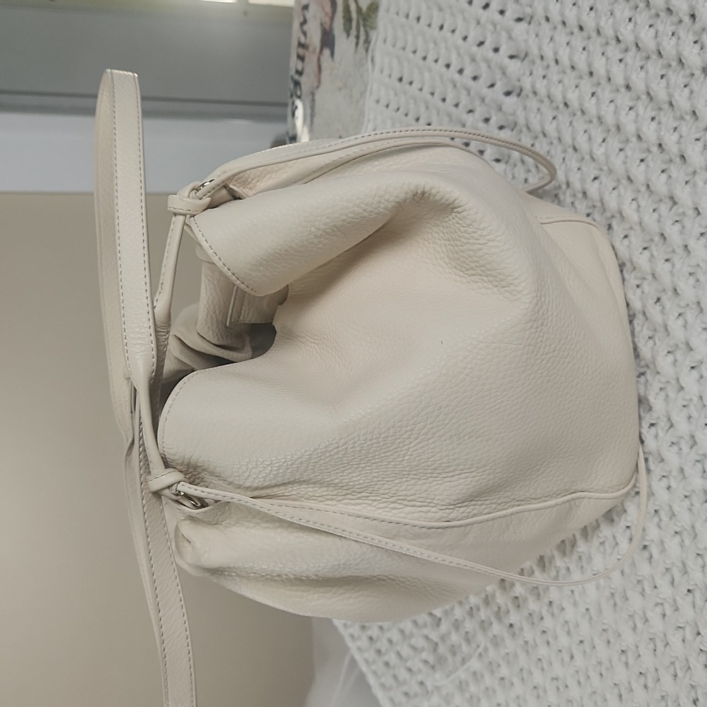 Antonio Melani cream shoulder handbags from strap handle drop 21", width 10", Ba - Picture 3 of 13